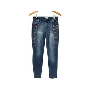 1. Kensie low waist embroidered jeans